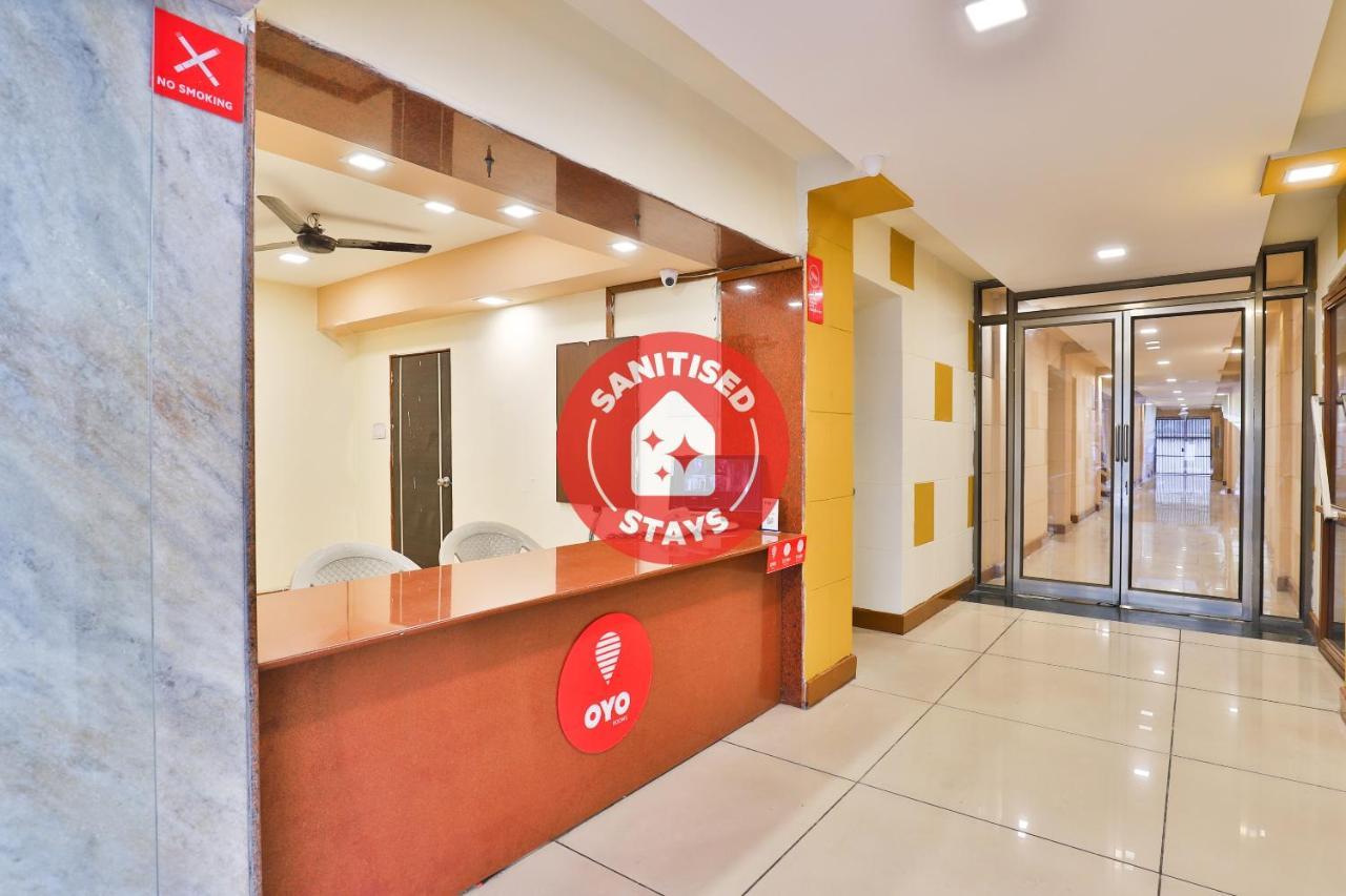 Oyo 13668 Hotel Utsav ヴァドーダラー エクステリア 写真