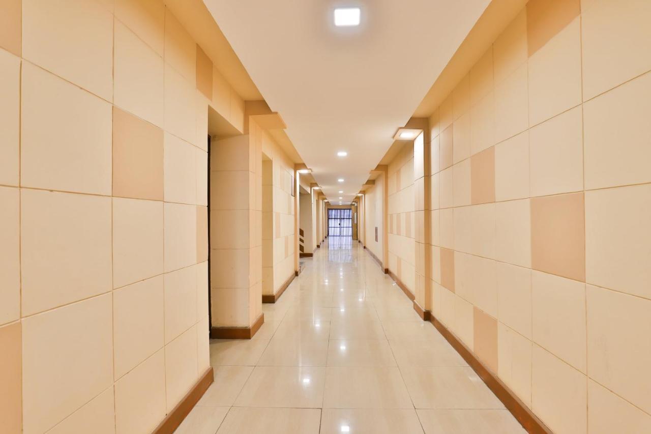 Oyo 13668 Hotel Utsav ヴァドーダラー エクステリア 写真